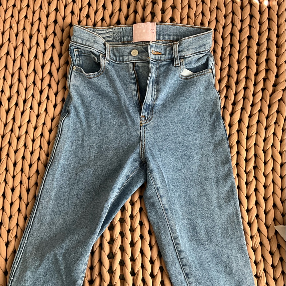 REVICE high-waisted light wash jeans Sz 28